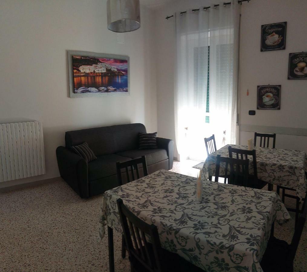 B&B Malaga Salerno Ngoại thất bức ảnh